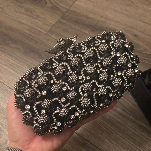Gorgeous Skull Evening Clutch w Swarovski Crystals - Picture 5 of 8